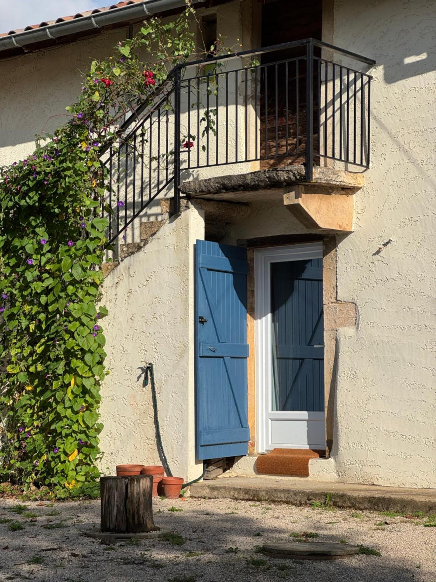 Au Chevaleins Apartment Chaleins Exterior photo